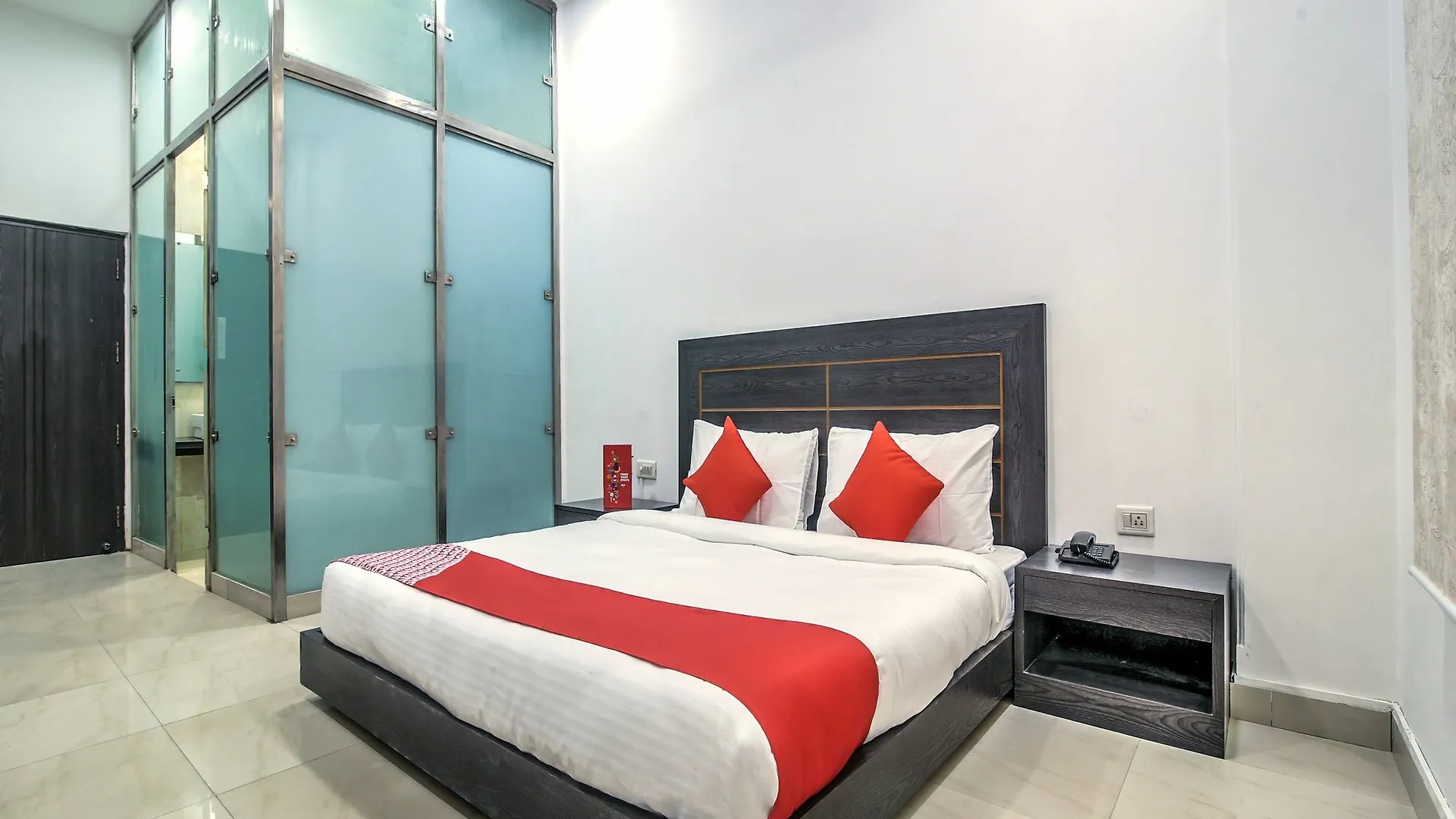 Oyo 14443 Flagship Hotel Chaupal Gurgáon Indie